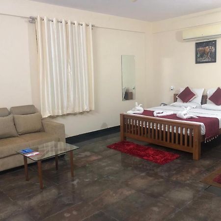 KSTDC Hotel Mayura Pavithra Yediyur Kunigal Eksteriør billede